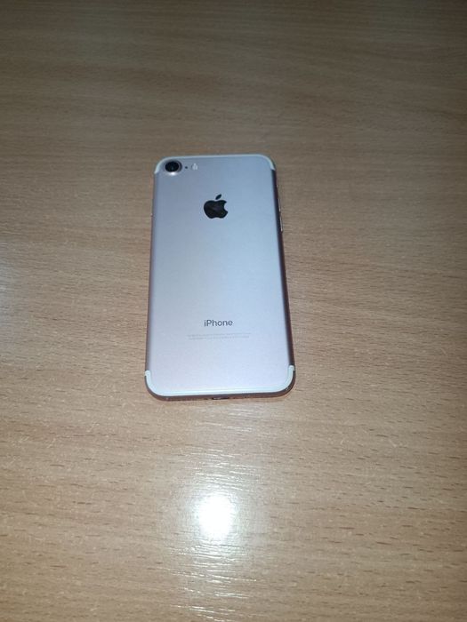 Продам айфон 7 32гб