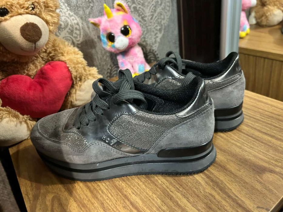 Продам кросівки 37 розмір ,в гарному стані