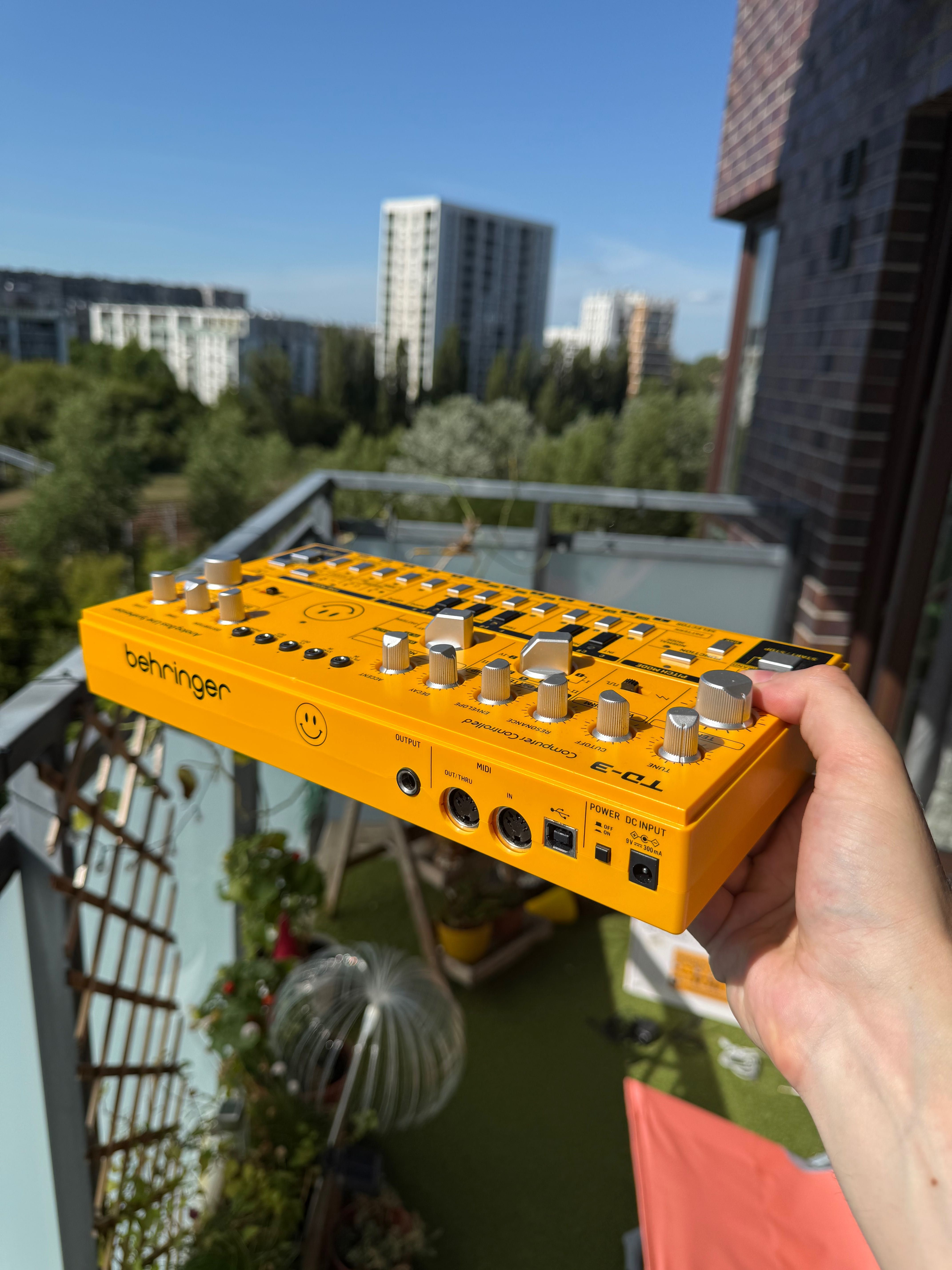 Behringer td-3-am