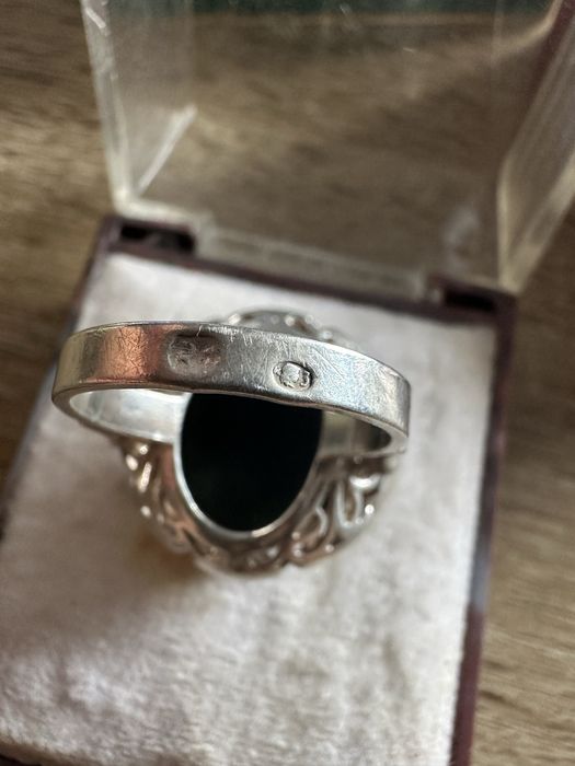 Warmet, Kultowa Koronka z Nefrytem r.15