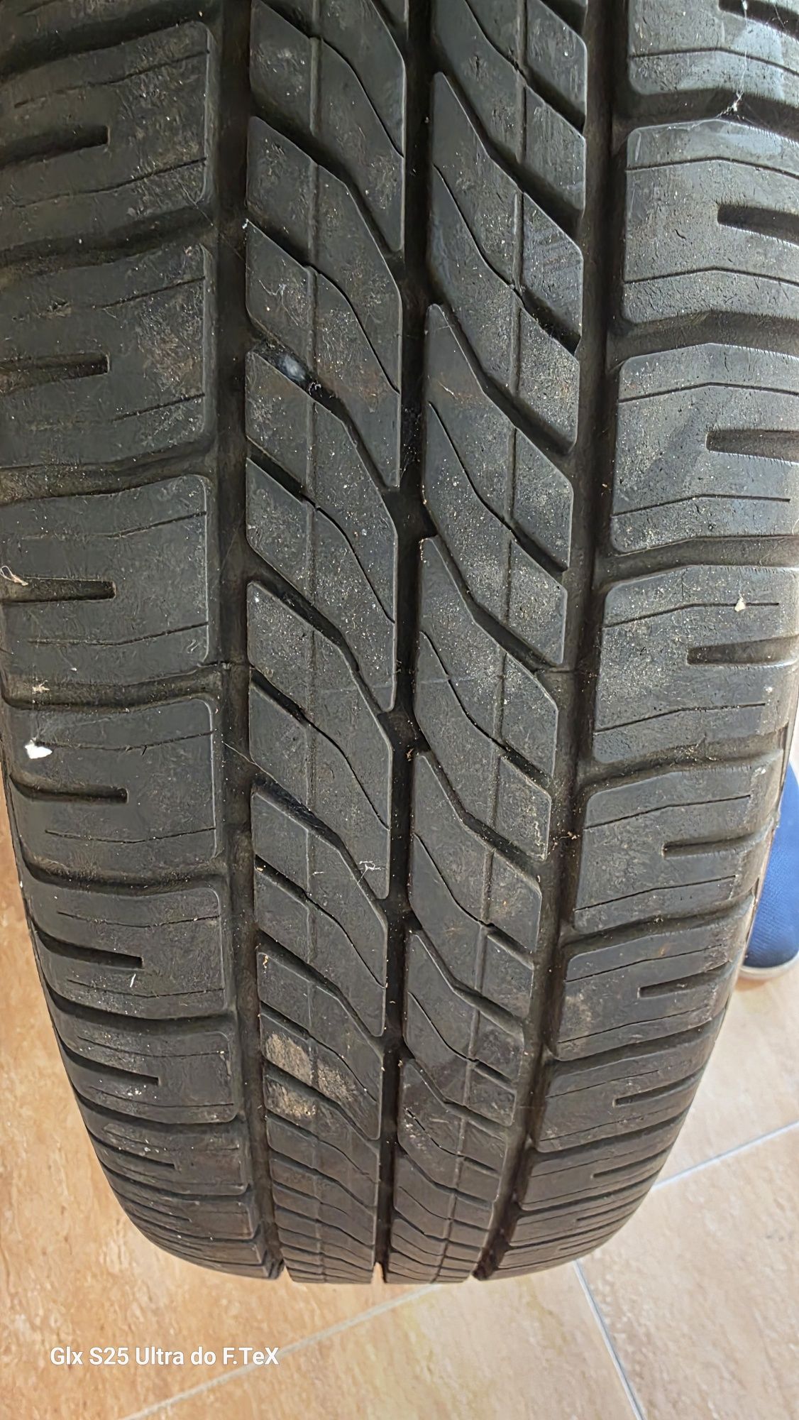 Pneu good year gt3 175/65/14 pouco uso