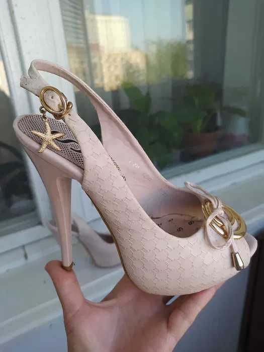 Плаття фірмове весільне святкове нове 2500 грн