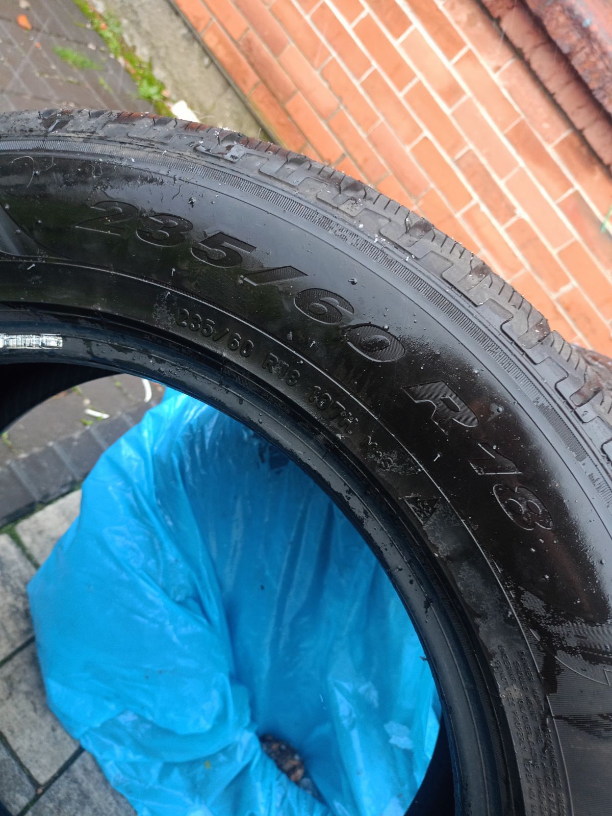 Sprzedam opony zimowe 235/60R18