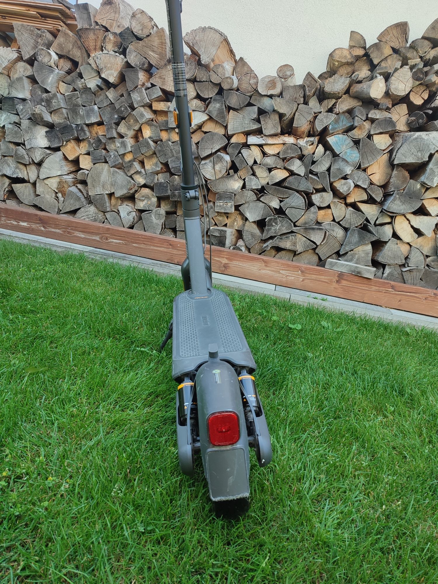 Hulajnoga elektryczna segway ninebot max g2