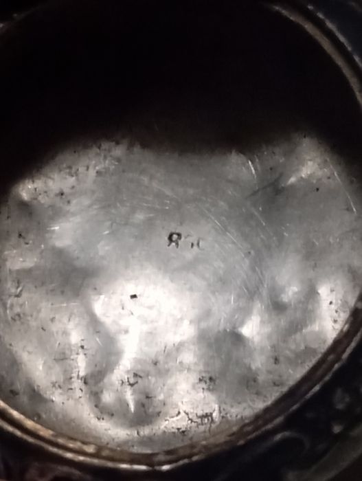 Продам серебряну пудрицю 800 проба