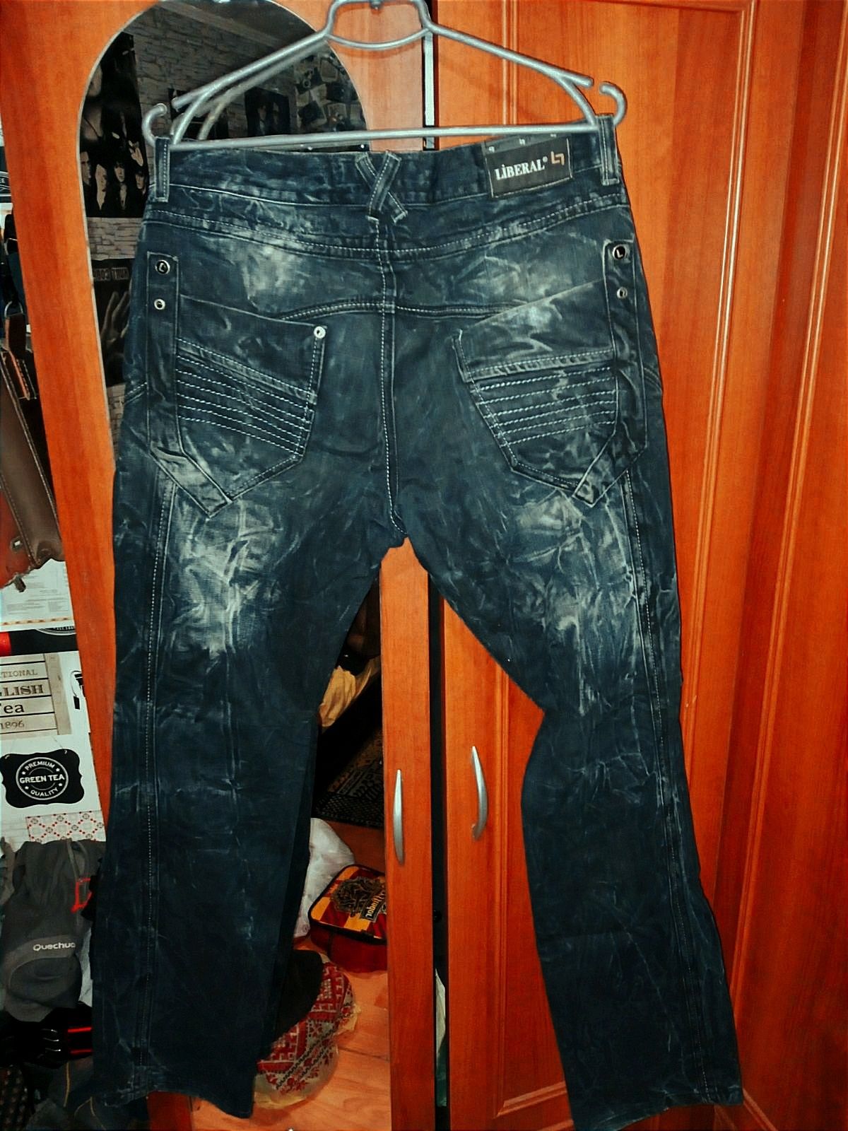 Новые синие джинсы