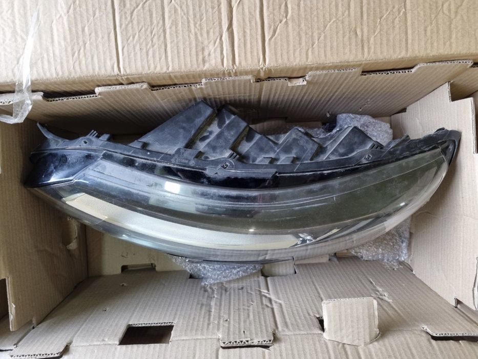 Продам фару левую Renault Megane IV 2017 года