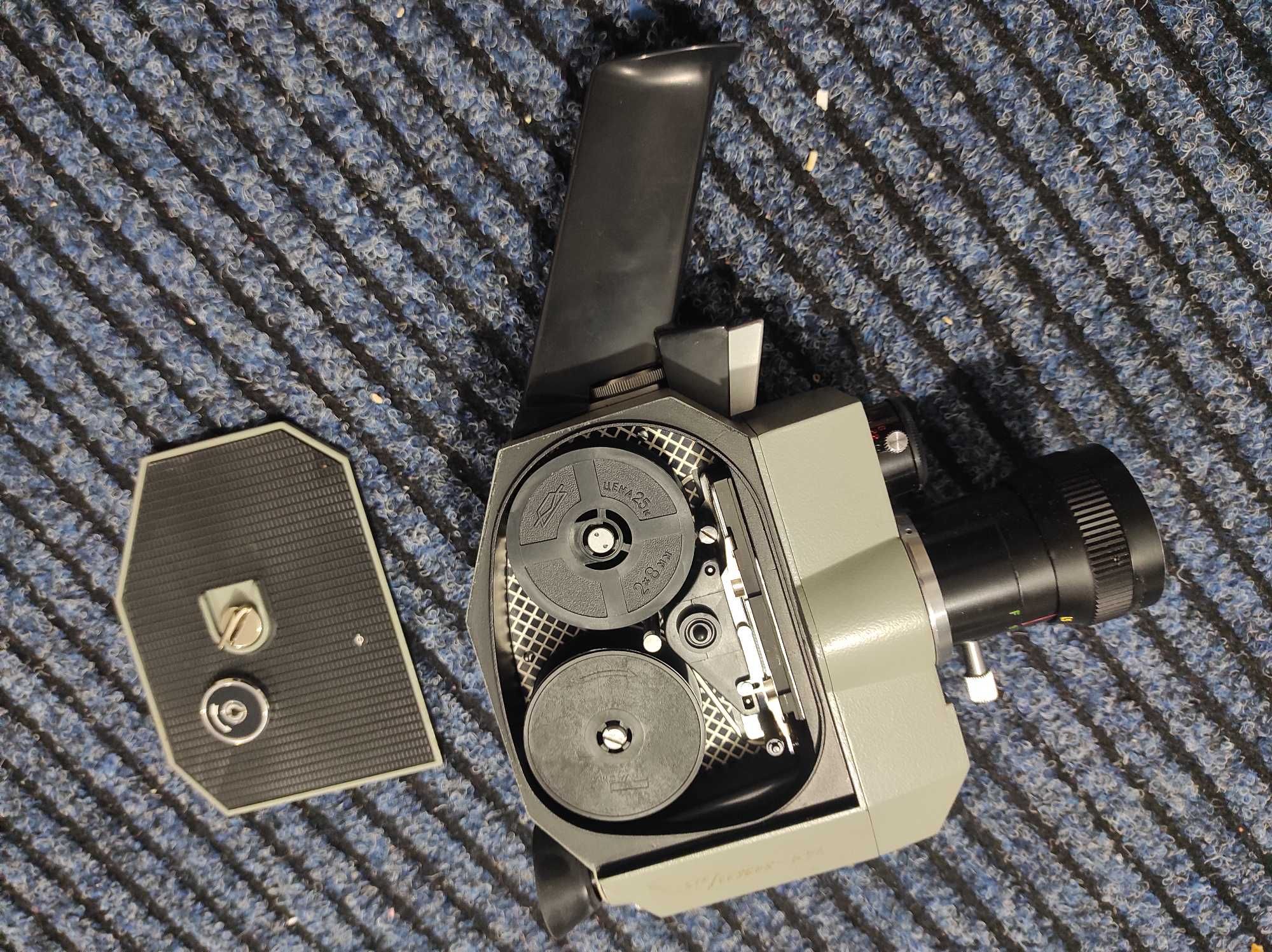Кінокамера кварц 2×8С-3 та фото-апарат ФЕД 3