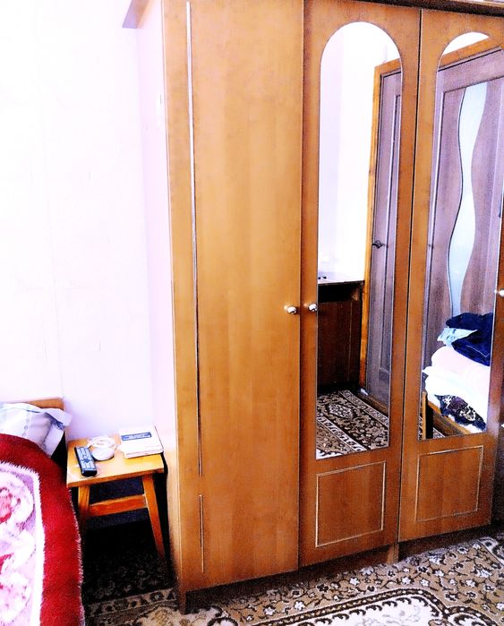 Сдам 1 комнату с хозяйкой.Таирова 1 эт.