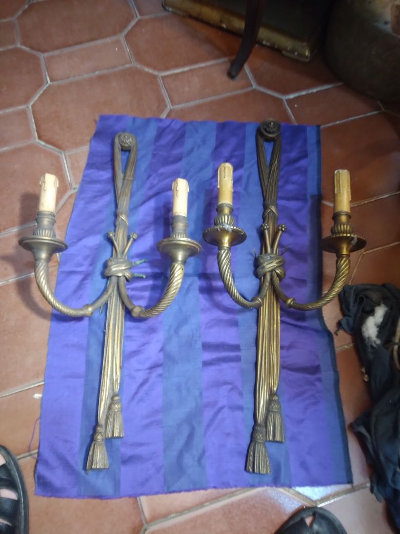 Par de apliques  em bronze  estilo Luís xvl