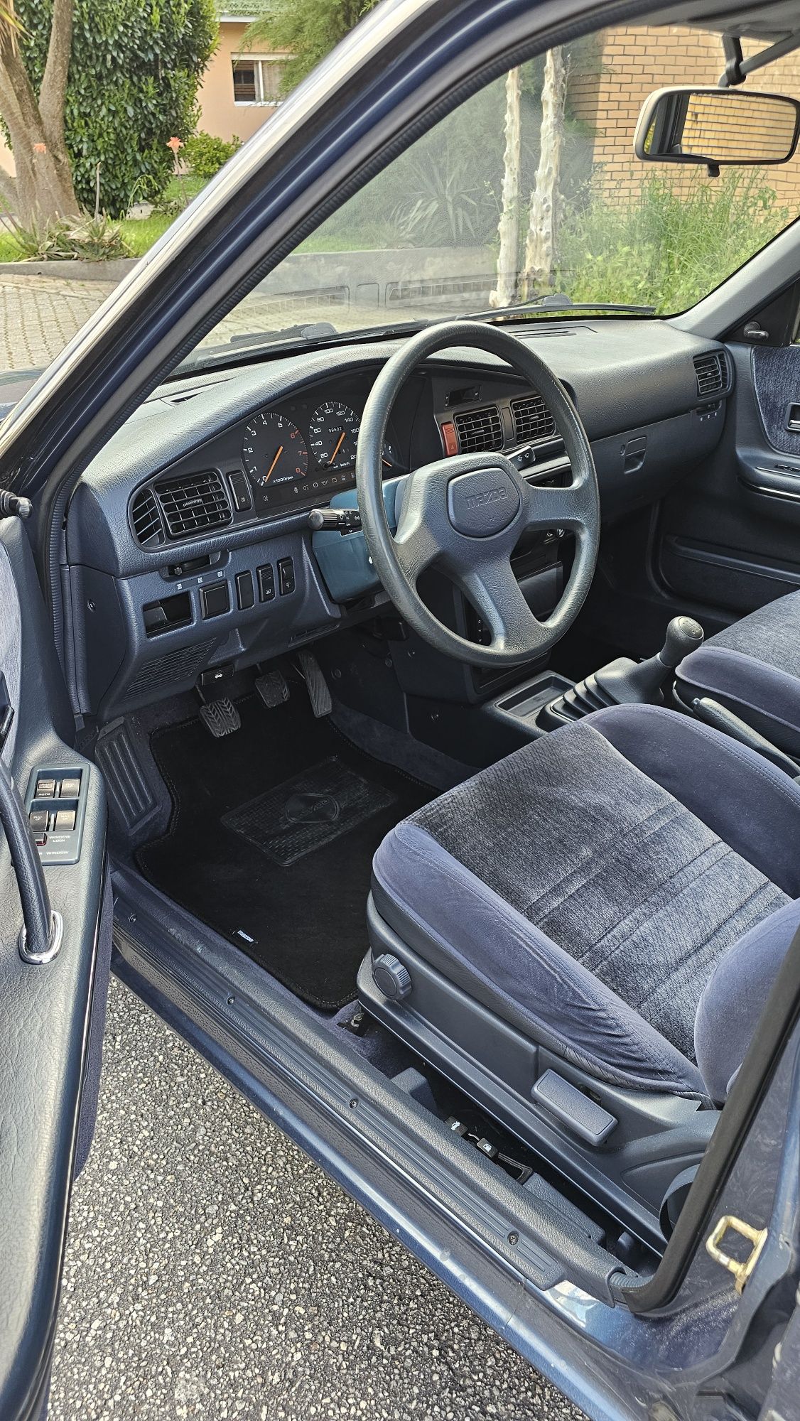 Mazda 626 *Como Novo*