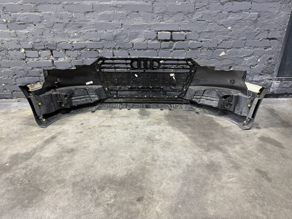 Бампер передні Audi A4 B9 S Line 16-19 рік взборі комплектний