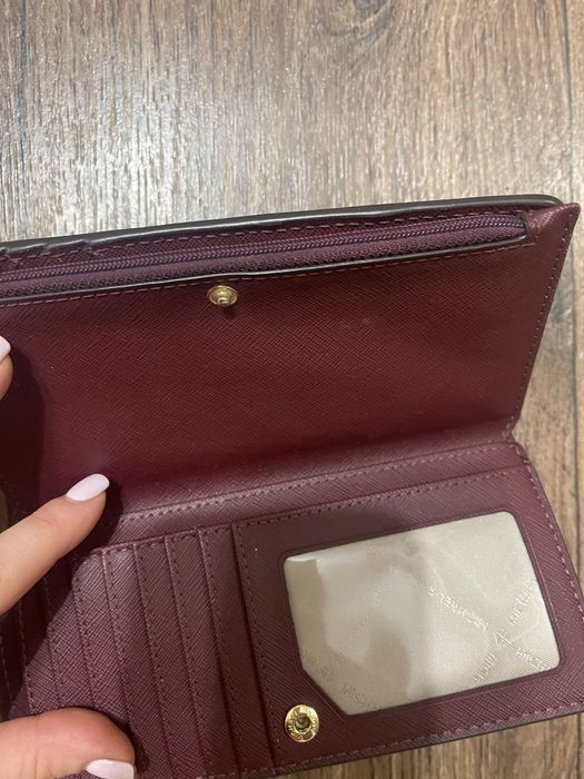 Продам кожаный кошелек Michael Kors! Оригинал! Недорого! Новый!!!