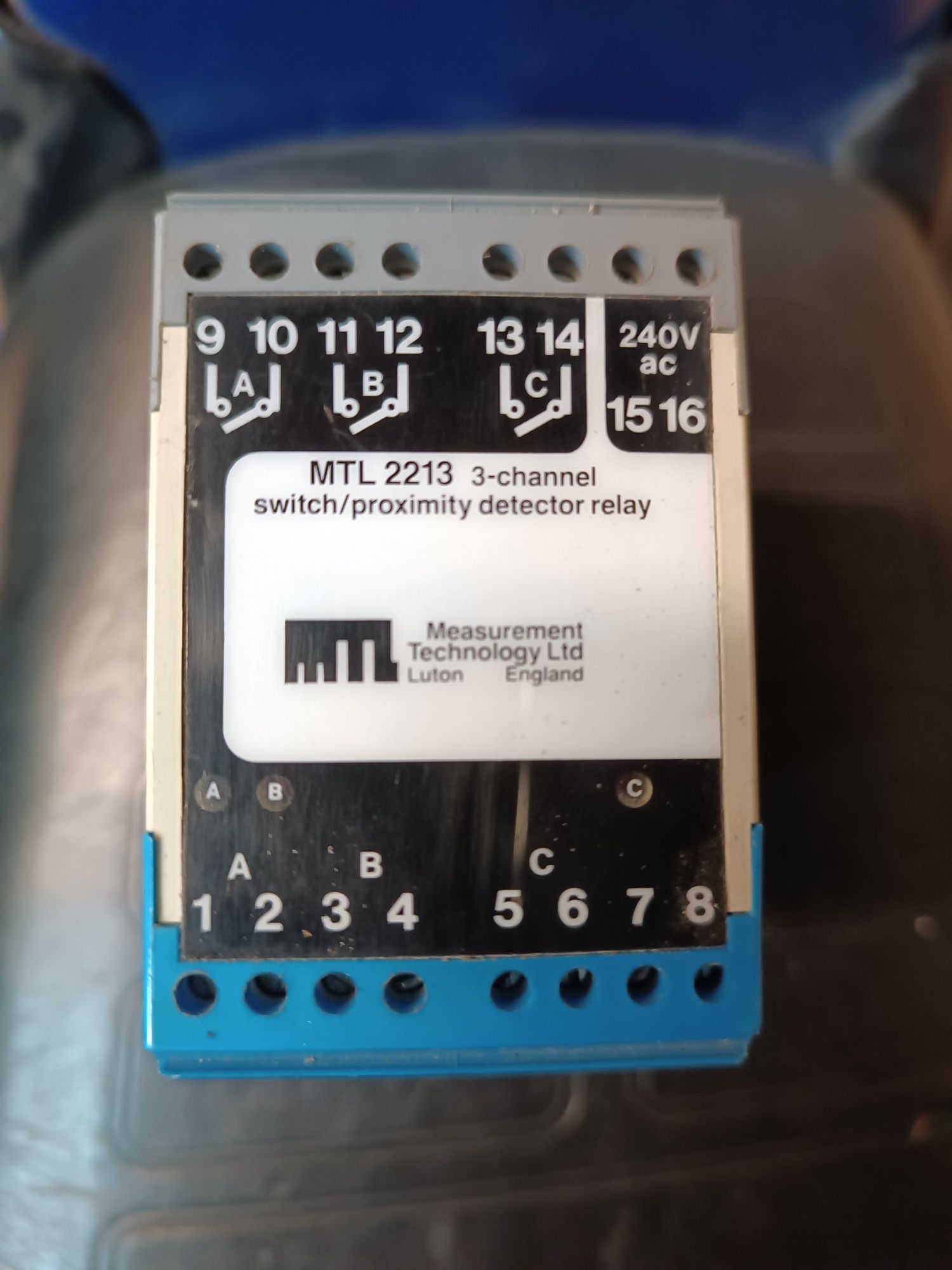 Eaton MTL2213 Zasilanie230VAC 3 kanałowy przełącznik/detektor zblizeni