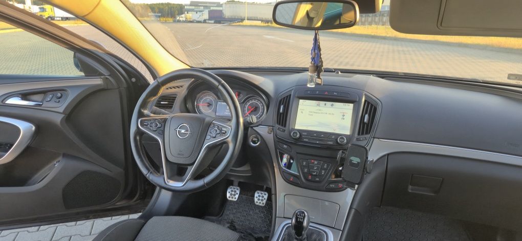 Sprzedam Opel Insignia 2.0 CDTI, kombi , lift.