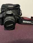 Máquina fotográfica Canon EOS 600D