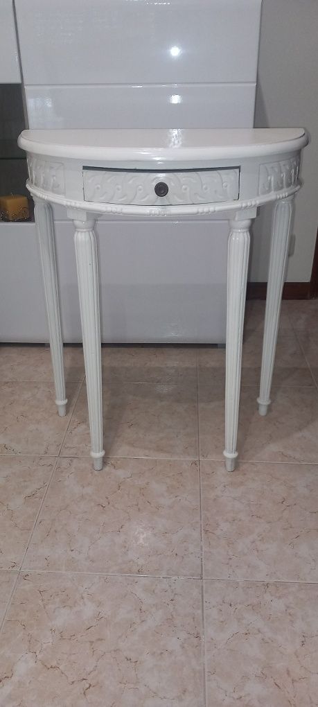 Mesinha com gaveta