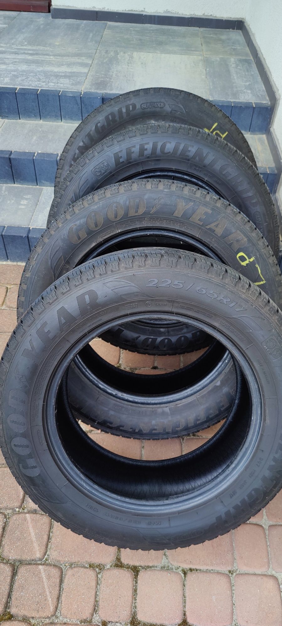 Opony letnie do SUV Goodyear Efficient Grip M+S 225/65R17 102H 4szt