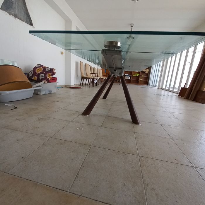 Mesa de vidro estilo italiano extensível