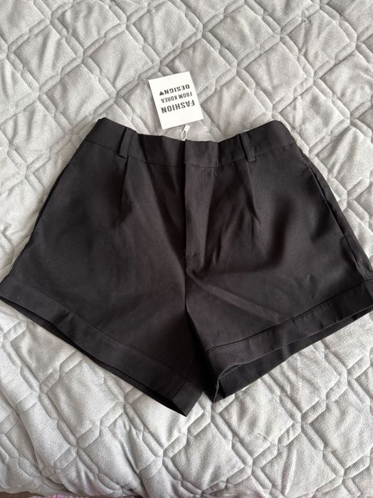 Брючні чорні шорти