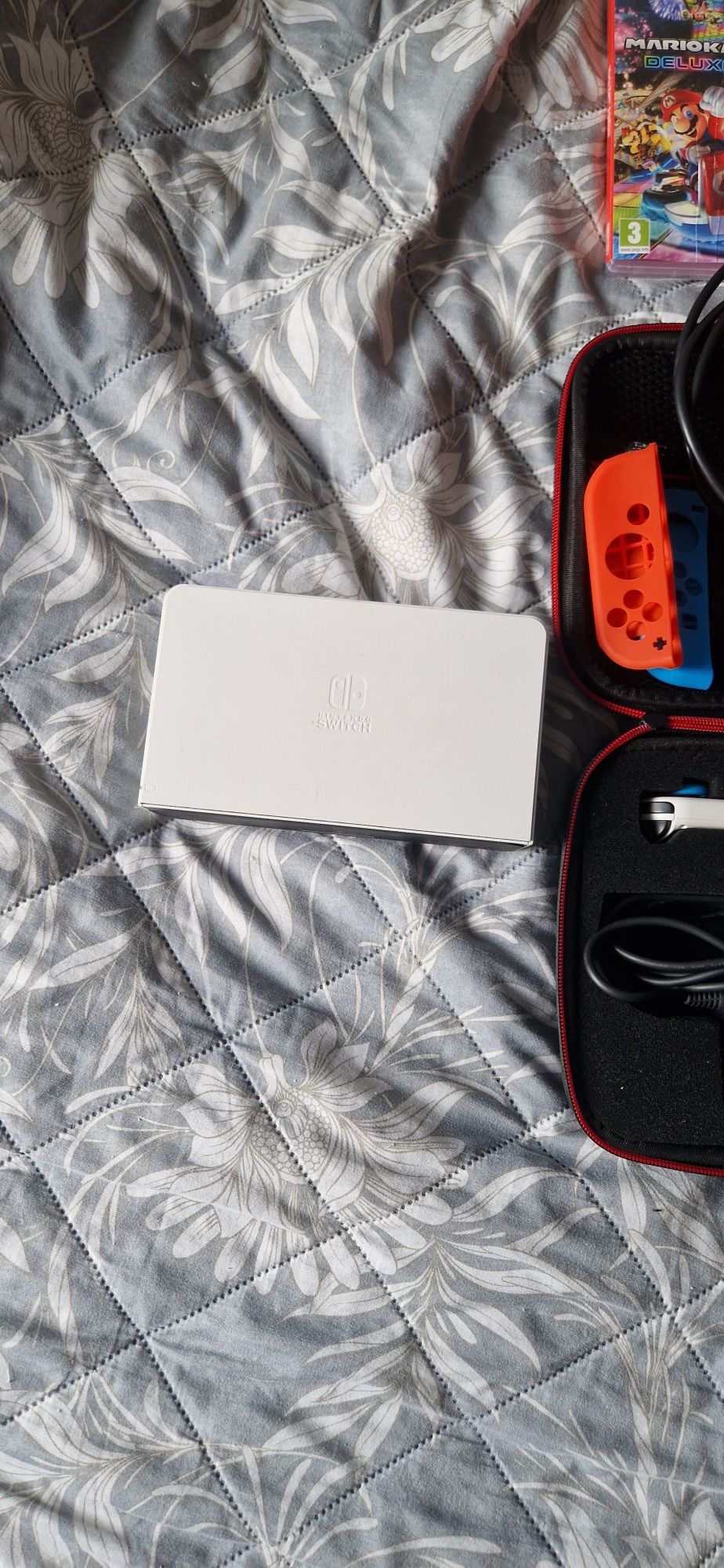 Nitendo switch OLED + karta pamięci 128 GB + Mariokart 8 deluxe + POKR