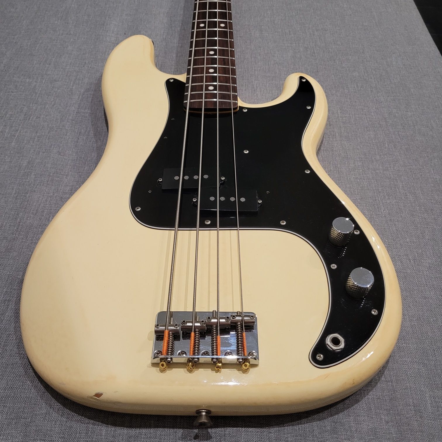 Fender Precision Bass Japan 70 Reissue