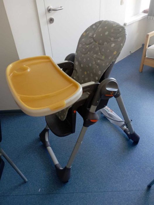Дитячий стілець для годування Chicco у відмінному стані