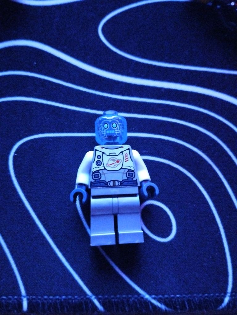 Figurka Lego cyber drone