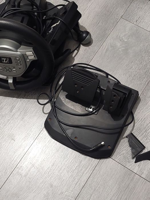 Руль Thurusmaster