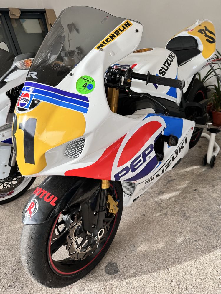 Suzuki Gsx-R 1000 k4 circuito