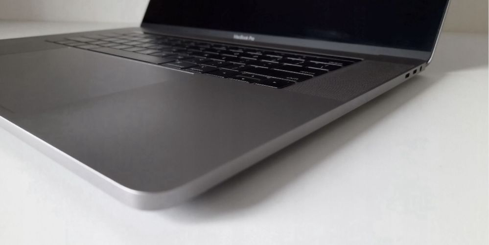 Macbook Pro 16” i9 16GB 3TB Retina jak nowy! Zamiana na motocykl