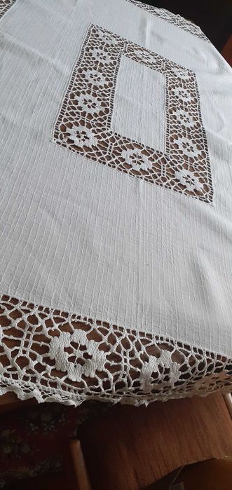 Obrus bawełniany z  koronką