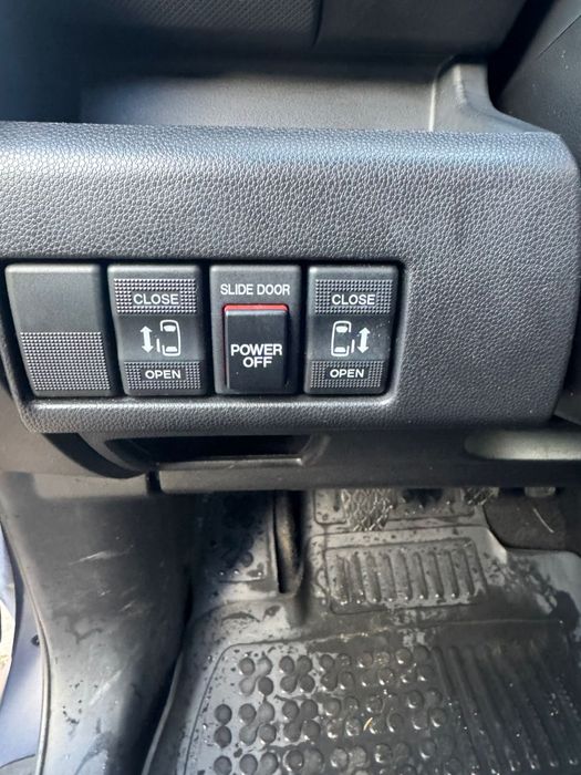 Продам дизельную мазду в отличном состоянии