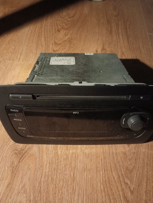 Radio seat Ibiza 4