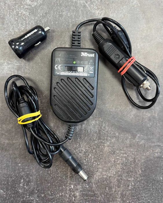 Автомобільна зарядка trust до ноутбука (універсальна)