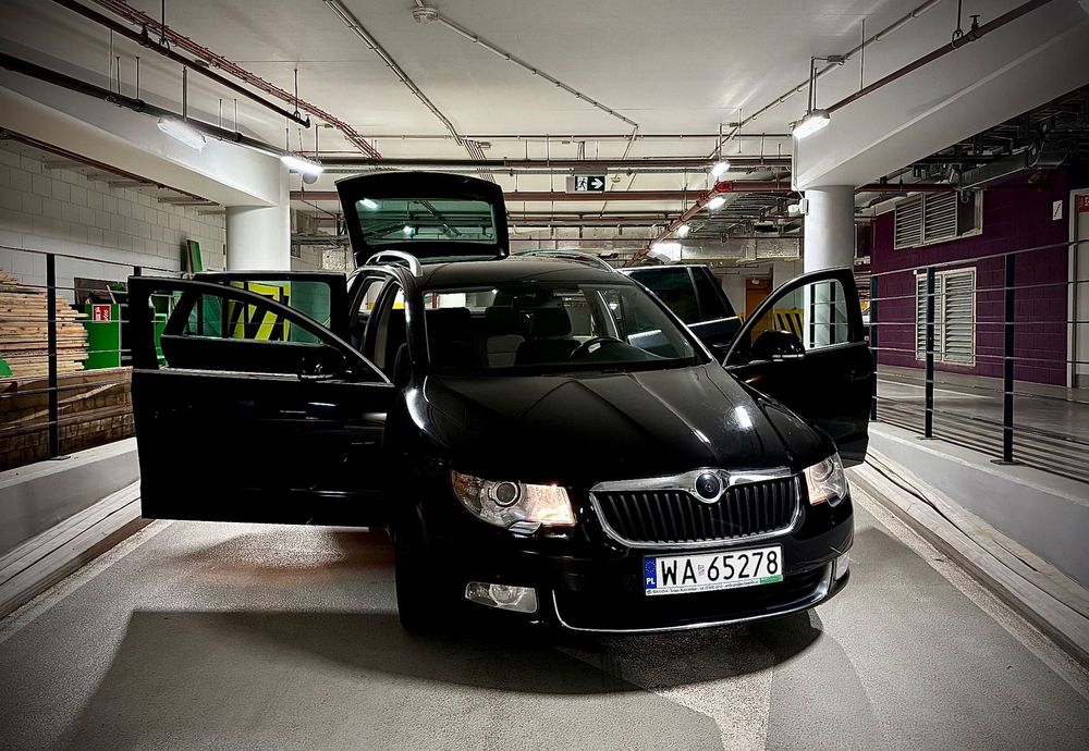 Skoda Superb Skoda Superb II Kombi 1.8 TFSI Ambition • Czarny • Zadbany • Po dużym