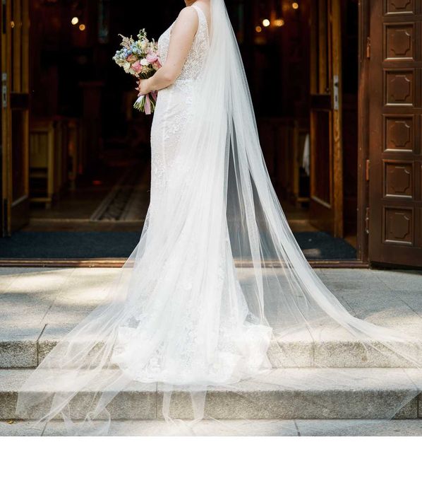 Suknia ślubna o kroju rybki