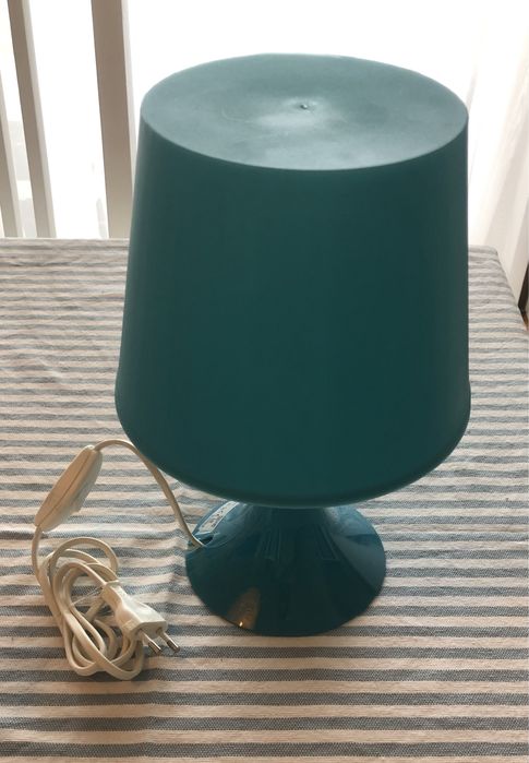 Candeeiro de mesinha azul