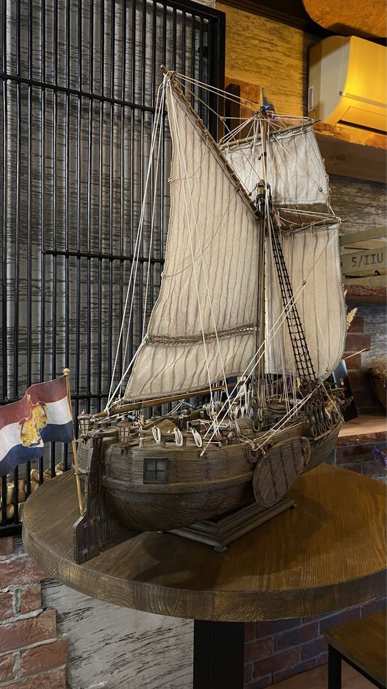 Модель. Корабль. Парусник. Голландский торговый корабль 1685г.