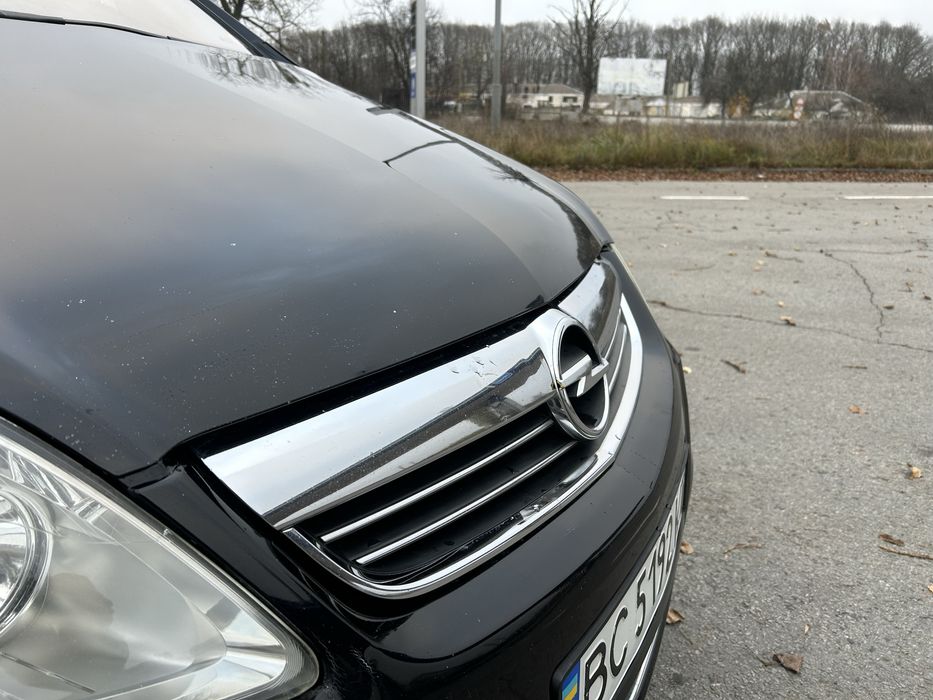 Opel zafira 2010 1.9tdi