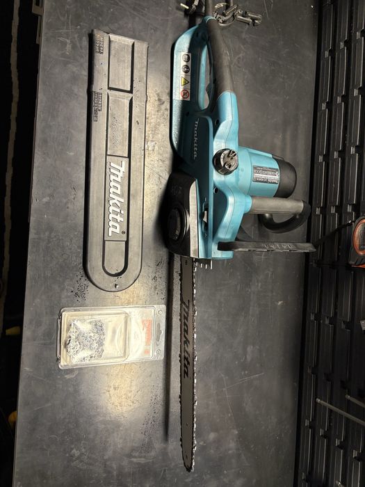 Piła łańcuchowa elektryczna makita UC4041A