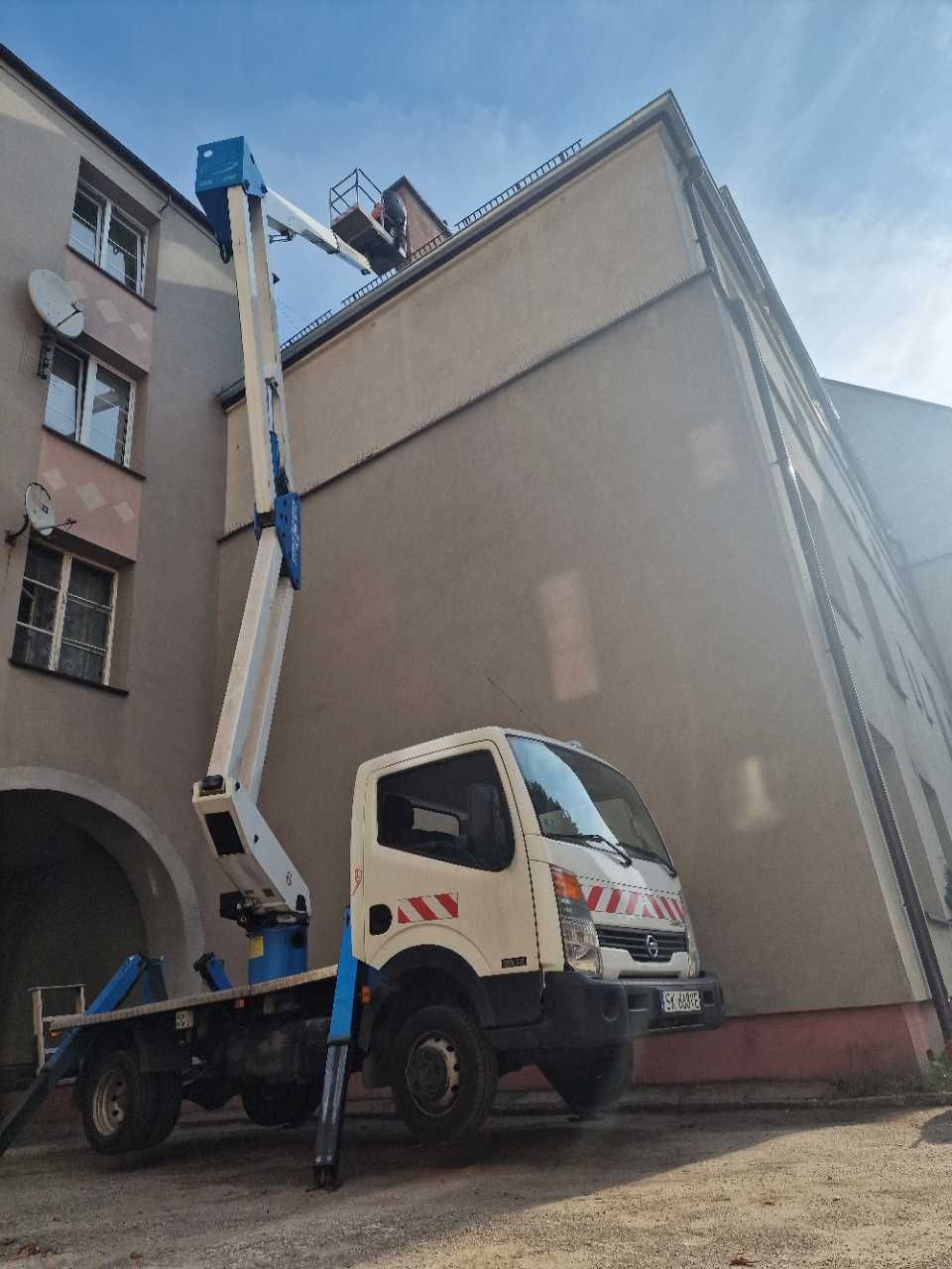 Podnośnik koszowy Nissan Cabstar 21m
