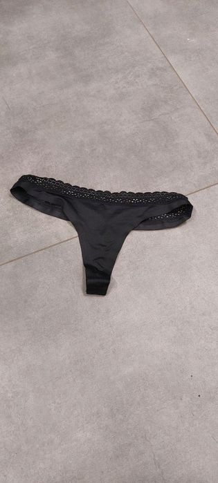 Stringi satynowe używane