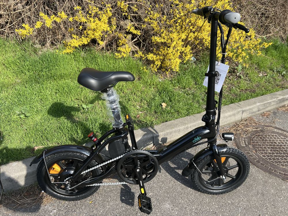 Kompaktowy rower elektryczny FIIDO D3 PRO 36v 17KG 14’ czarny/biały /S