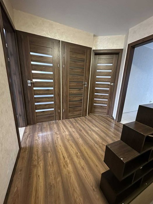 р Новий двоповерховий котедж з каміном, терасою та банею