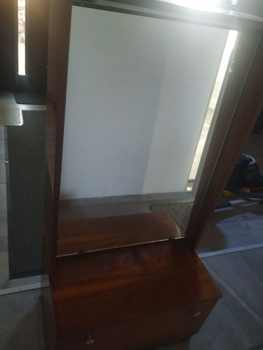 Toaletka z lustrem szafka