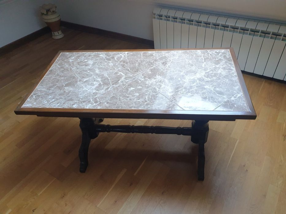 Антикварний столик