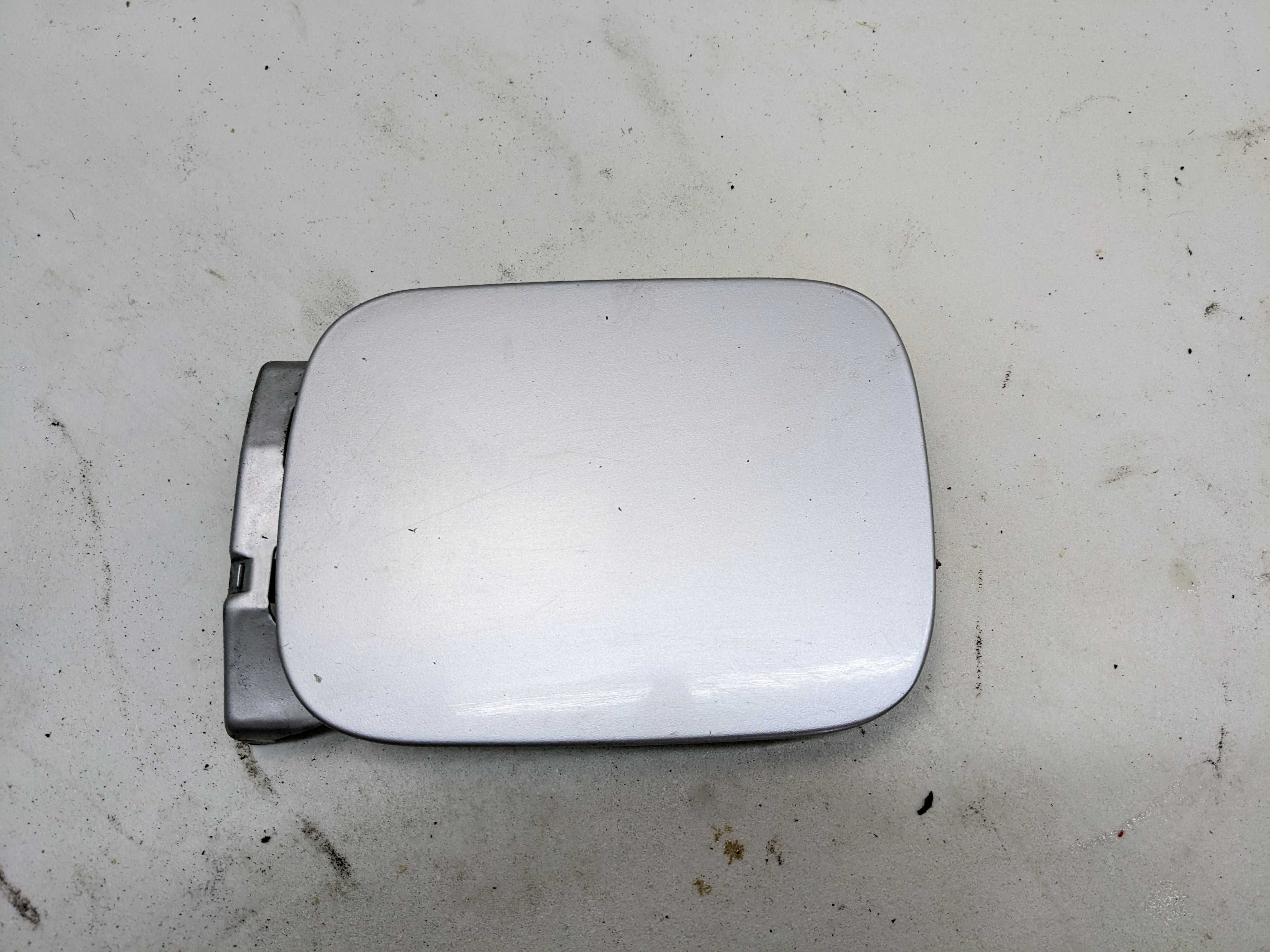 Seat Cordoba I Ibiza II Klapka Wlewu Paliwa Lakier L57N