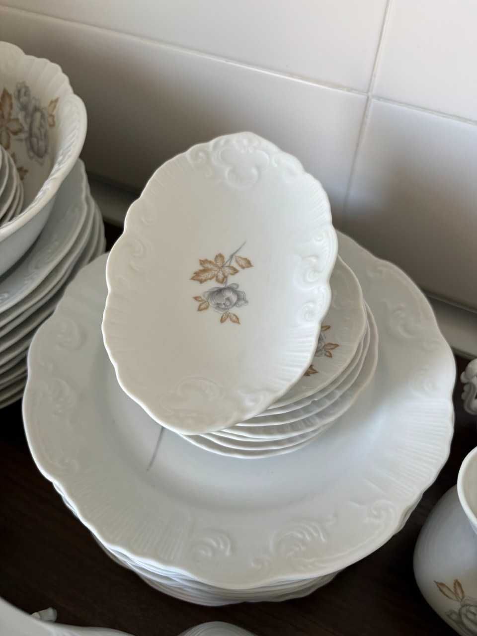 Conjunto de louça Vista Alegre