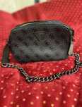 Сумка  крос-боді GUESS Noelle Quatto G
Camera Crossbody оригінал
